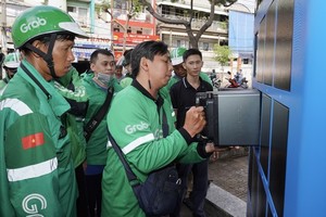 Trial of electric motorcycle delivery in HCMC