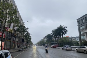 Drizzle in Hanoi, scorching sun in Ho Chi Minh City