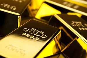 9999 gold rings approach VND72 million per tael as global gold hits new peak