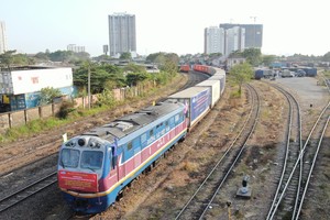 Challenges in boosting market share for railway, maritime, waterway transport