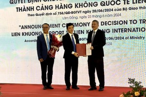Lien Khuong Airport officially becomes international