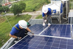 Solar electricity purchased via storage batteries: A viable solution