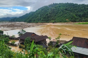 Flash flood in Muong Pon leaves 7 dead or missing on July 25