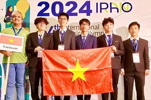 Vietnam wins five medals at int’l physics Olympiad