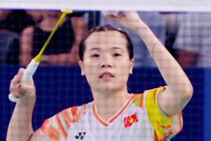 Linh eases to win first Olympic badminton game