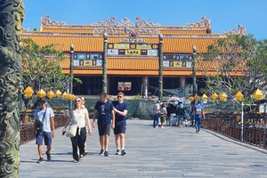 South Korea, China account for nearly half of Vietnam's international visitors