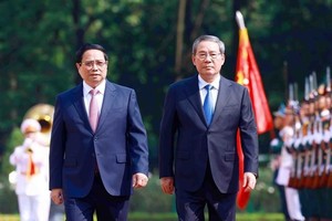 PM hosts official welcome ceremony for Chinese Premier