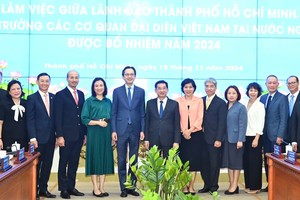 HCMC leaders meet new heads of Vietnamese diplomatic missions abroad