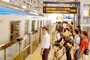 Students, office workers embrace metro for daily commuting