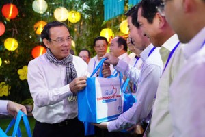 HCMC honors doctors, medical staff