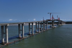 Hue City unveils Central Vietnam’s longest coastal estuary bridge 