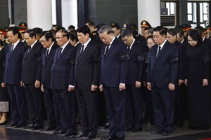 Burial ceremony held for former President Tran Duc Luong in Quang Ngai