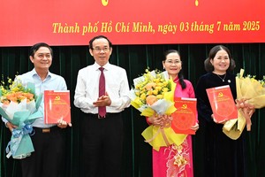 HCMC honors early retirees, urges unified action for city's future