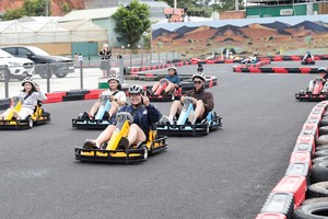 Tourist destinations bustle during National Day holiday