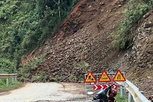 Heavy rains in Northern provinces: Roads collapse, schools swamped with mud