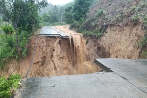 Several villages in Quang Ngai stranded after days of torrential rain