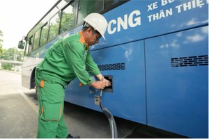 Hundreds of buses in HCMC at risk of being sidelined by CNG shortages