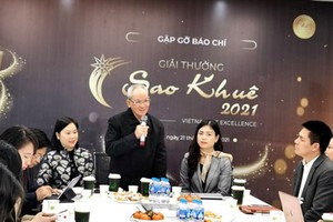 Dr. Mai Liem Truc was delivering his speech in Sao Khue Awards 2021 launching ceremony. (Photo: SGGP)