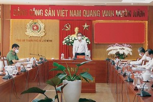 HCMC Party Chief Nguyen Van Nen delivered his speech in the meeting with the HCMC Public Security Department