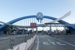 A BOT toll station on National Highway No.18 welcomed very few vehicles