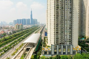 Many residential building projects are being carried out along the metro station in Thu Duc City
