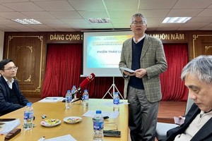 Dr. Nguyen Duc Kien, Head of the Prime Minister’s Economic Advisory Team, is delivering his speech