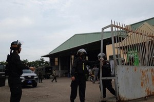 There are 30 automobile registration centers nationwide asked to close for investigation purposes