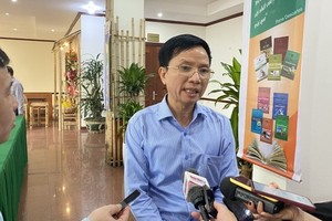 Chairman of VIPA is answering an interview of the press about the current challenges in poultry production (Photo: SGGP)