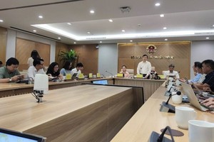 The meeting held by MIC under the chair of Deputy Miniter Nguyen Thanh Lam