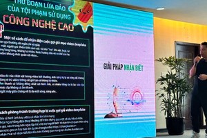 An expert from the National Cyber Security Centre is presenting online scams