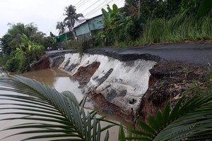 The area along Ba Rai River in Tien Giang Province has repeatedly seen landslide lately