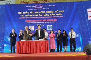 Connections between businesses are considered an indispensable part (Photo: SGGP)