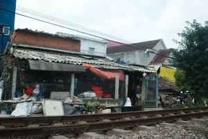 MoT requests fund allocation to eliminate self-opened paths across railway