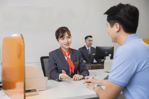 Commercial banks are the group with the largest bond issuance from the beginning of the year until now (Photo: SGGP)