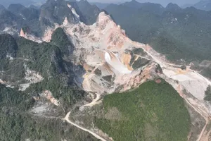 The overlapping mountains in Chau Quang Commune of Quy Hop District in Nghe An Province are being mercilessly quarried 