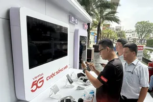 Customers are experiencing 5G services by Viettel