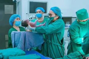 Doctors of the Co To District Medical Center have successfully delivered a baby of a complex case