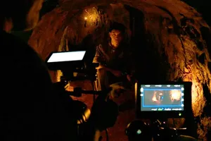 Lacking professional studios, the film crew of “Dia Dao - Mat Troi trong Bong Toi” (Tunnels – Sun in the Darkness) faces numerous challenges regarding setting and context