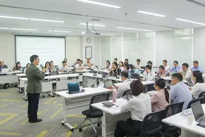 A training course on public governance leadership in the digital era for HCMC leaders and managers organized by the HCMC Digital Transformation Center (Photo: SGGP)