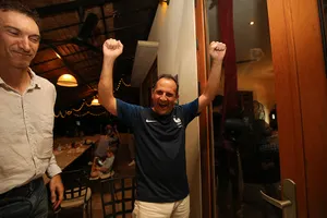 Ngài Tổng lãnh sự Pháp tại TP HCM- Vincent Floreani ăn mừng