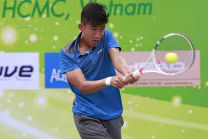 Văn Phương xuất sắc loạt vào tứ kết đơn nam. Ảnh: Nhật Anh