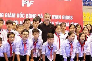 Ryan Giggs đã có chuyến thăm, làm việc tại tỉnh Nghệ An và tỉnh Hà Tĩnh