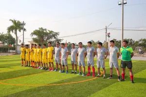 Khánh thành sân cỏ nhân tạo tại Huyện Mộc Hoá - Long An. Ảnh: Dũng Phương