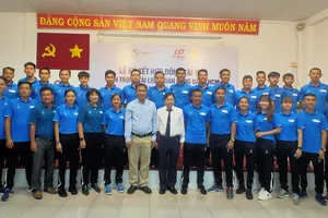 Trọng tài TPHCM được tài trợ trang phục trong hai năm. Ảnh: DŨNG PHƯƠNG