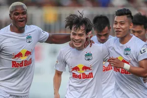 ​ Tiền đạo Văn Toàn toả sáng trong ngày sinh nhật. Ảnh: MINH TRẦN