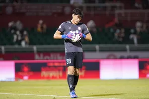 Thủ môn Bùi Tiến Dũng sau gần một năm trở lại với bóng đá đỉnh caoo. Ảnh : Dũng Phương