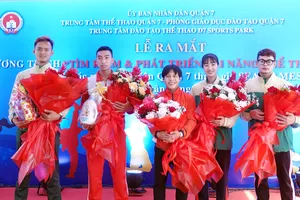 Các tuyển thủ tham dự SEA Games 31 thuộc Q7 trong buổi ra mắt chương trình tìm kiếm và phát triển tài năng thể thao. Ảnh: DŨNG PHƯƠNG