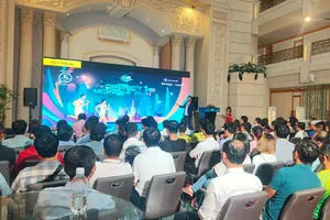 Giải District 1 Midnight run 2023 sẽ ủng hộ trẻ em nghèo Quận 1 với số tiền 500 triệu đồng. Ảnh: Dũng Phương