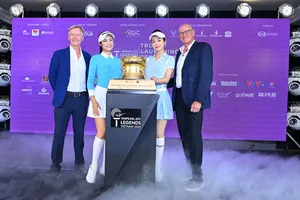 Lễ ra mắt Cup của Giải đấu Vinpearl DIC Legends Vietnam 2023. Ảnh: Quỳnh Mai