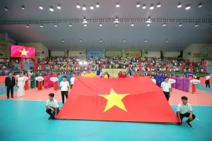 Khai mạc giải Bóng chuyền nữ Quốc tế cúp VTV9 – Bình Điền lần thứ 14 năm 2024: Lung linh sắc màu Tây Nguyên . Ảnh: Quỳnh Mai